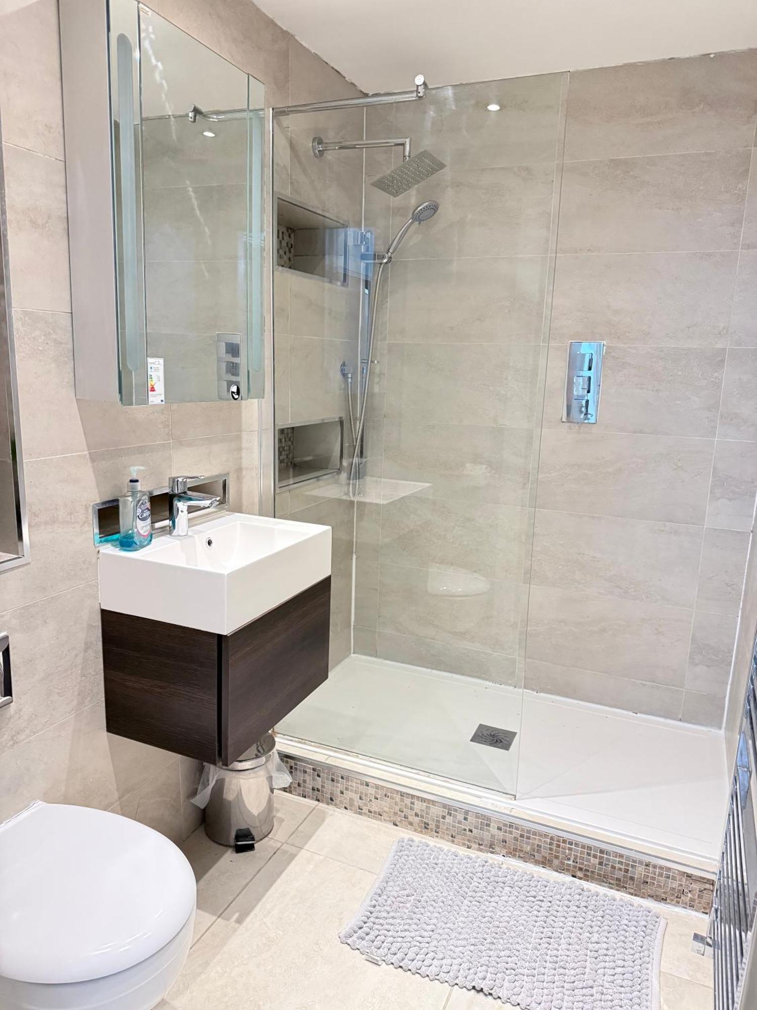 Luxury B Londra